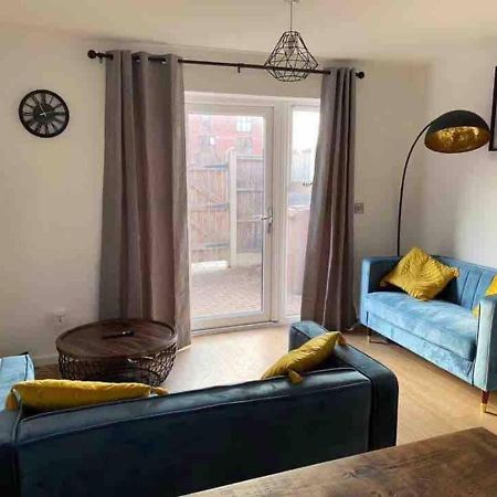 Beautiful 4-Bed House In Lincoln- Close To Centre Экстерьер фото